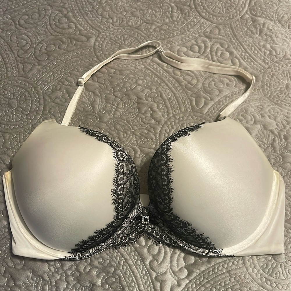 Victoria’s Secret 38C Miraculous Plunge Push up Bra!